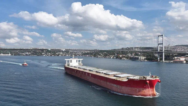 Türk boğazları 2025'te 85 binlik gemi trafiğini yönetti